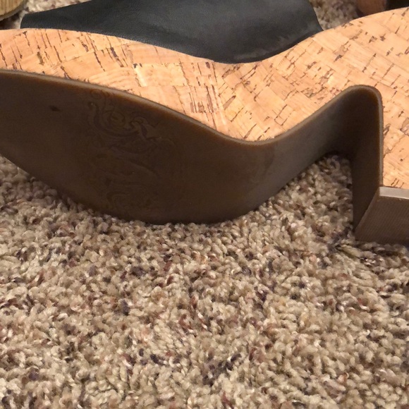 Nine West - Picture 3 of 4